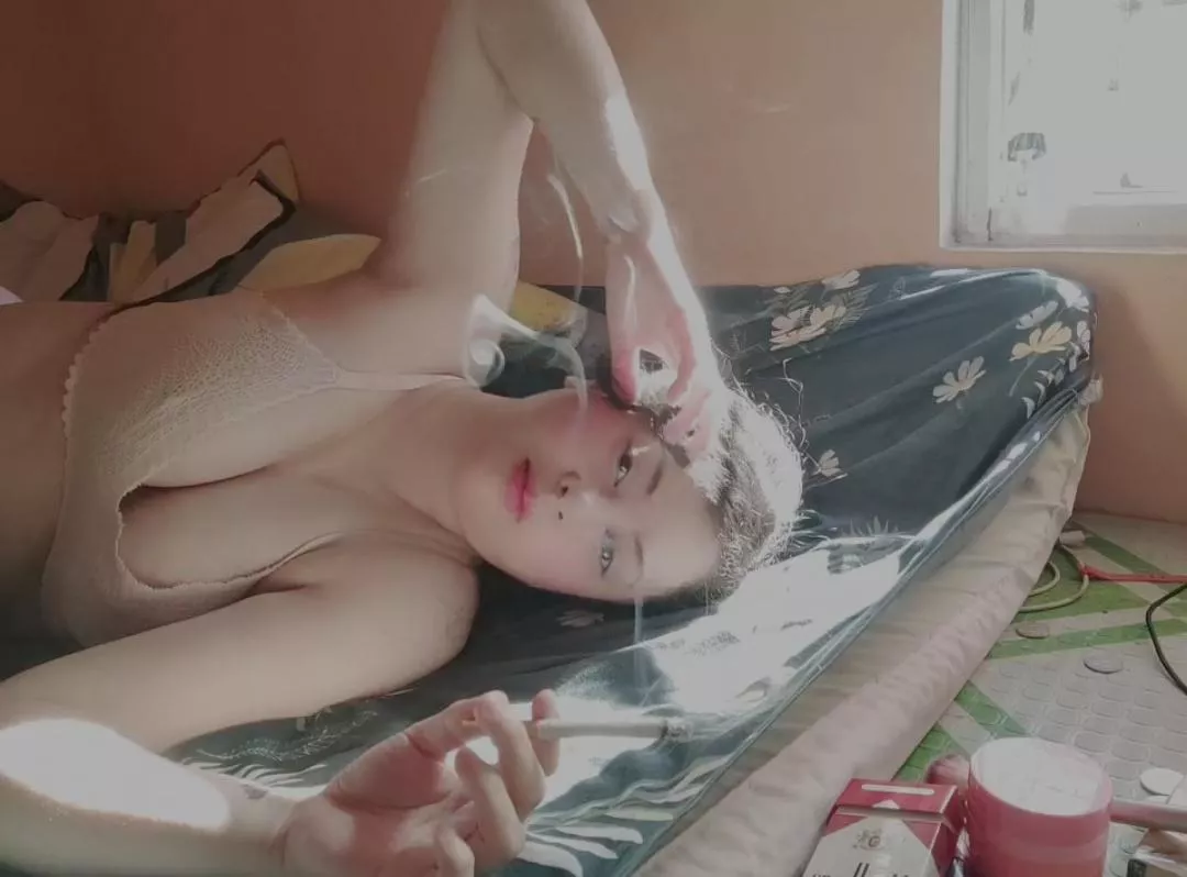 sun kissed (smoking marlboro cork 100s)