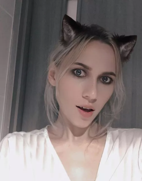 what did you show me that i'm so impressed? 😛👉🏻👈🏻