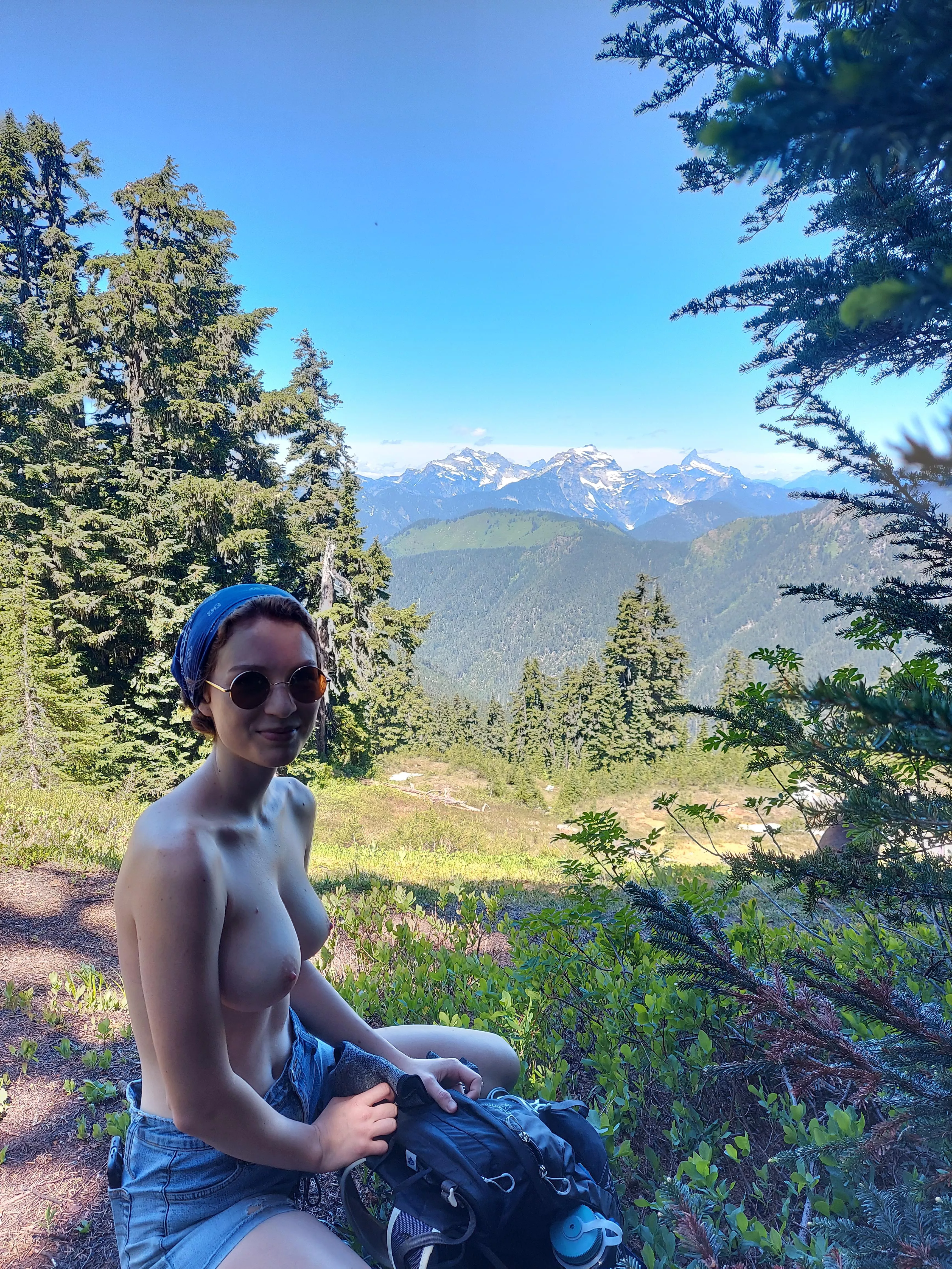 Which view caught your eye first? 😊💙