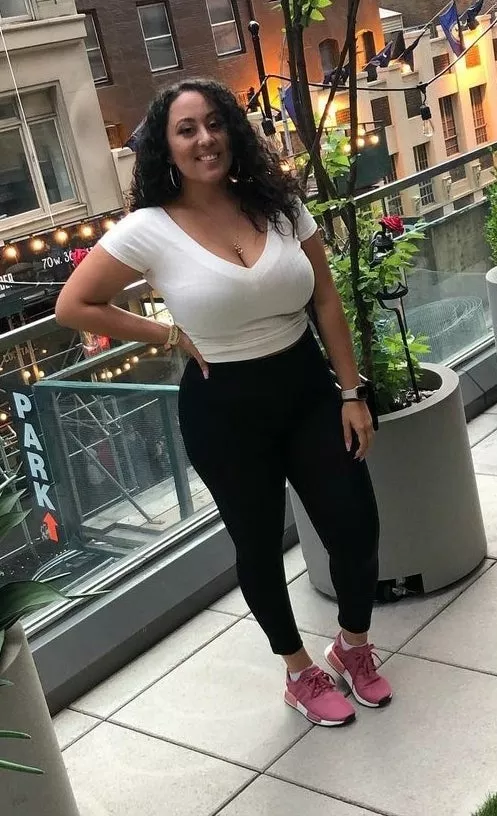 White looks so good on her