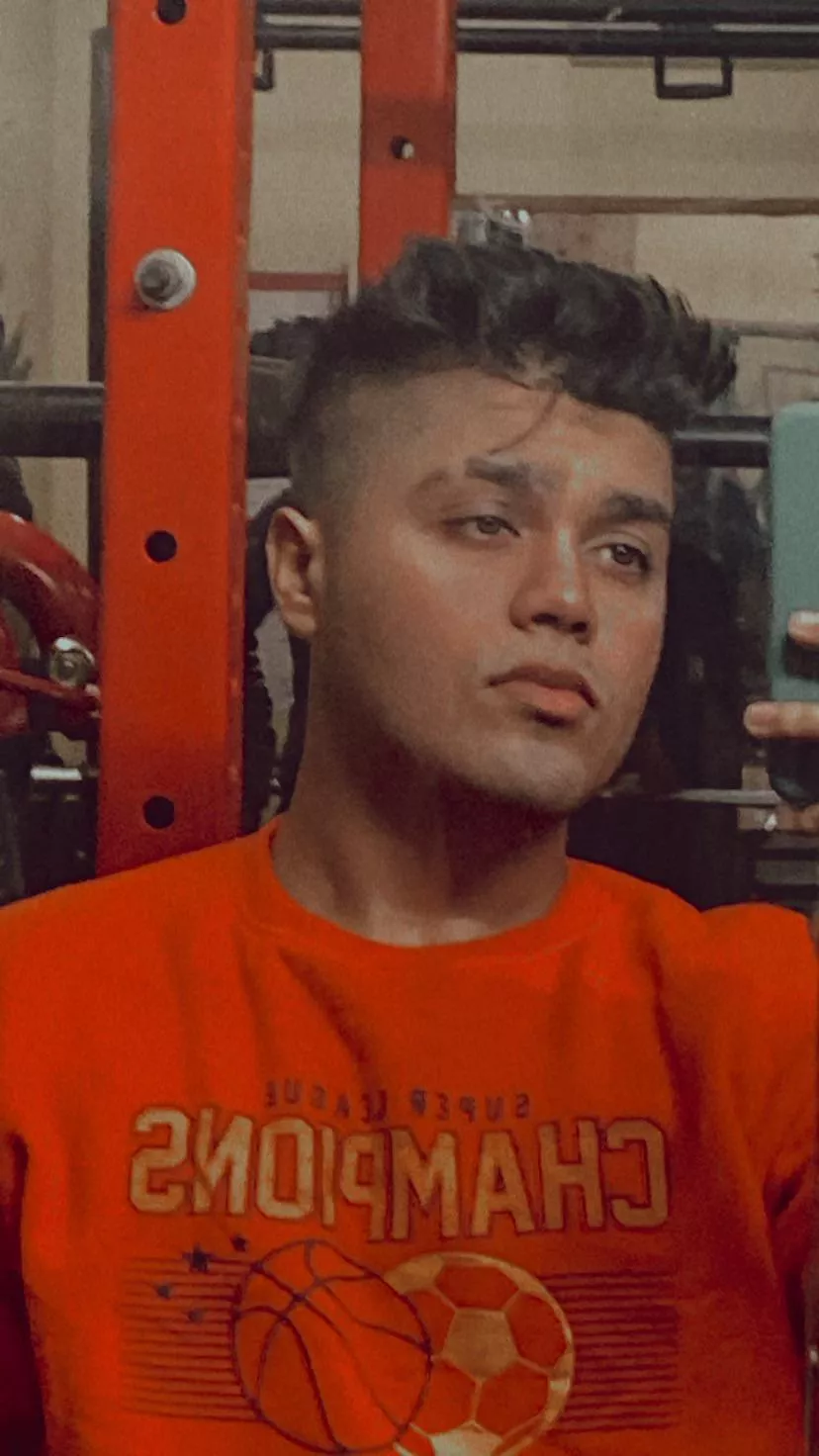 Y’all excited for the “just shorts, no shirt” weather? Getting tired of this hoodie season lmao 😂