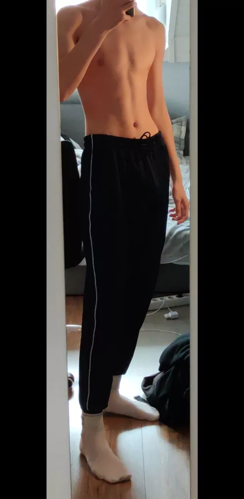 18 yo in need of any obedient kinky slave, hmu for snapchat