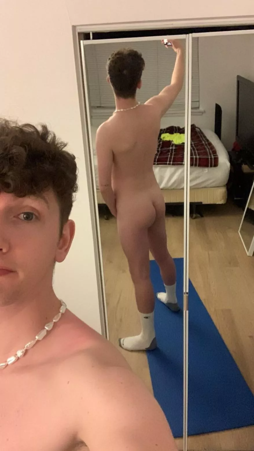 (19) who wants to play outlast with me?