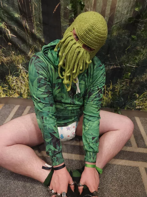 Baby Cthulhu wants to wish everyone who's attended Capcon a happy and safe trip back home! 💚