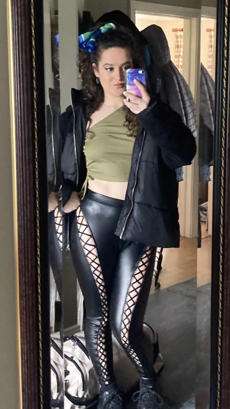 Do you like the slits in the front? ☺️