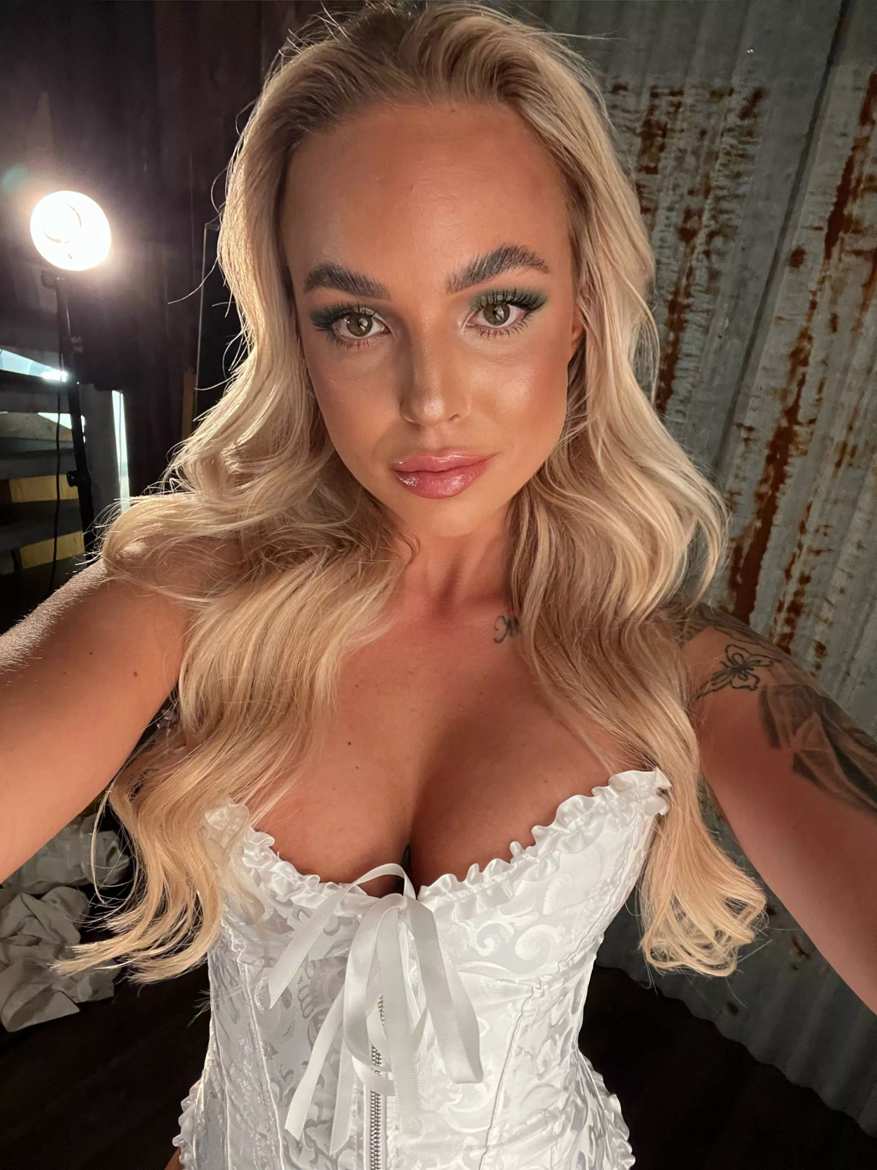 Don't look at the caption silly, look at me.