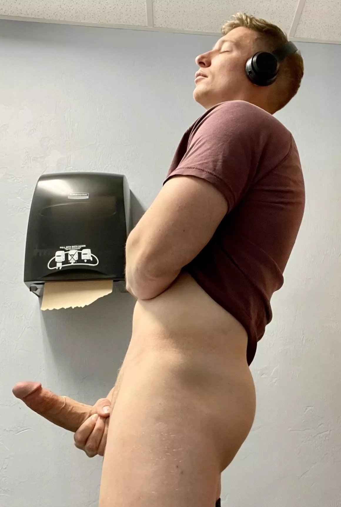 I have a confession…I like having a big dick😣