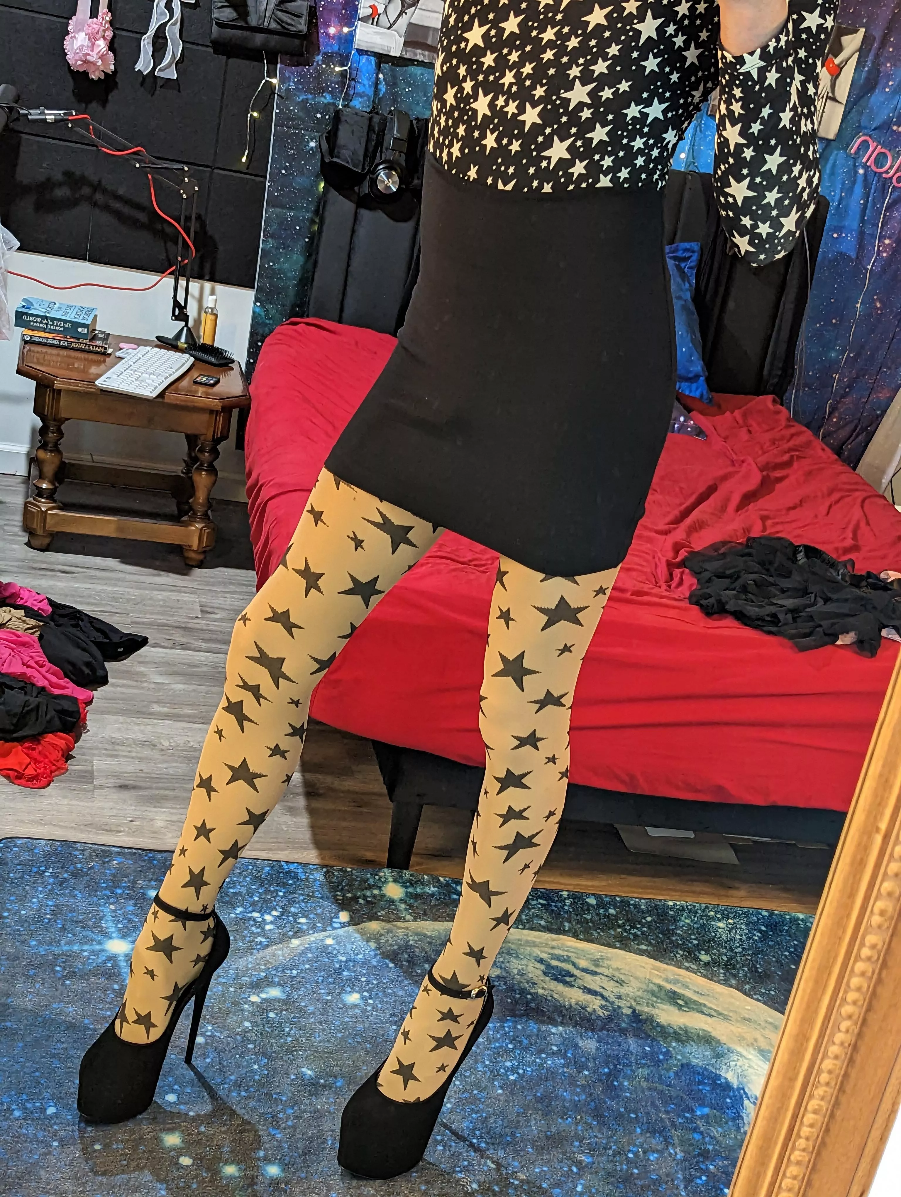 I love these starry tights!