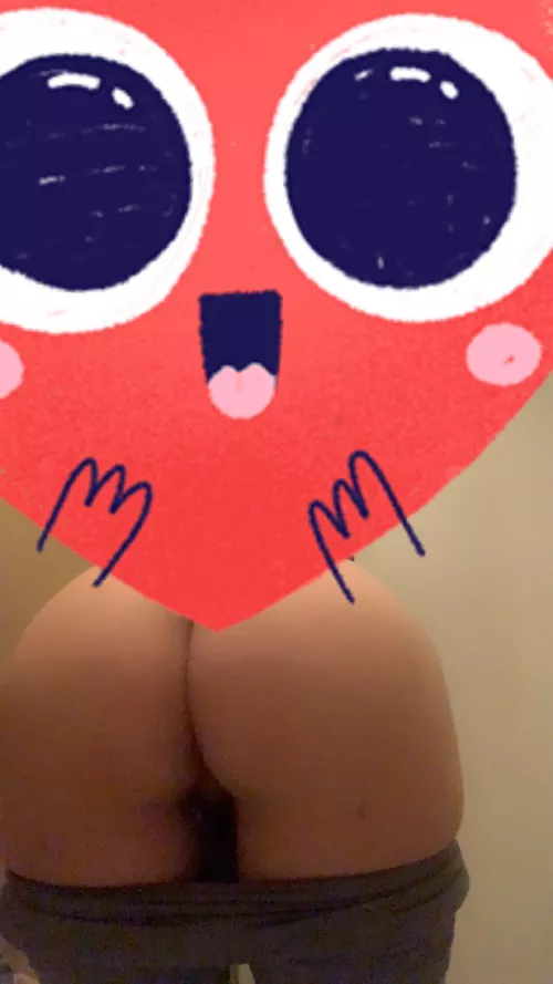 I want to suck my husbands cream pie out of that tight pussy 🤤