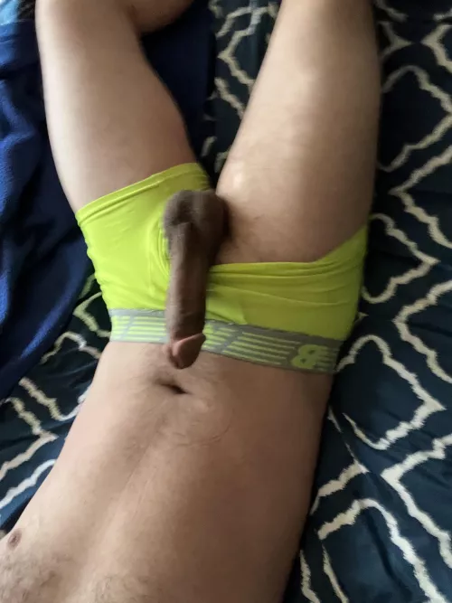 i wish i could fit in these :/