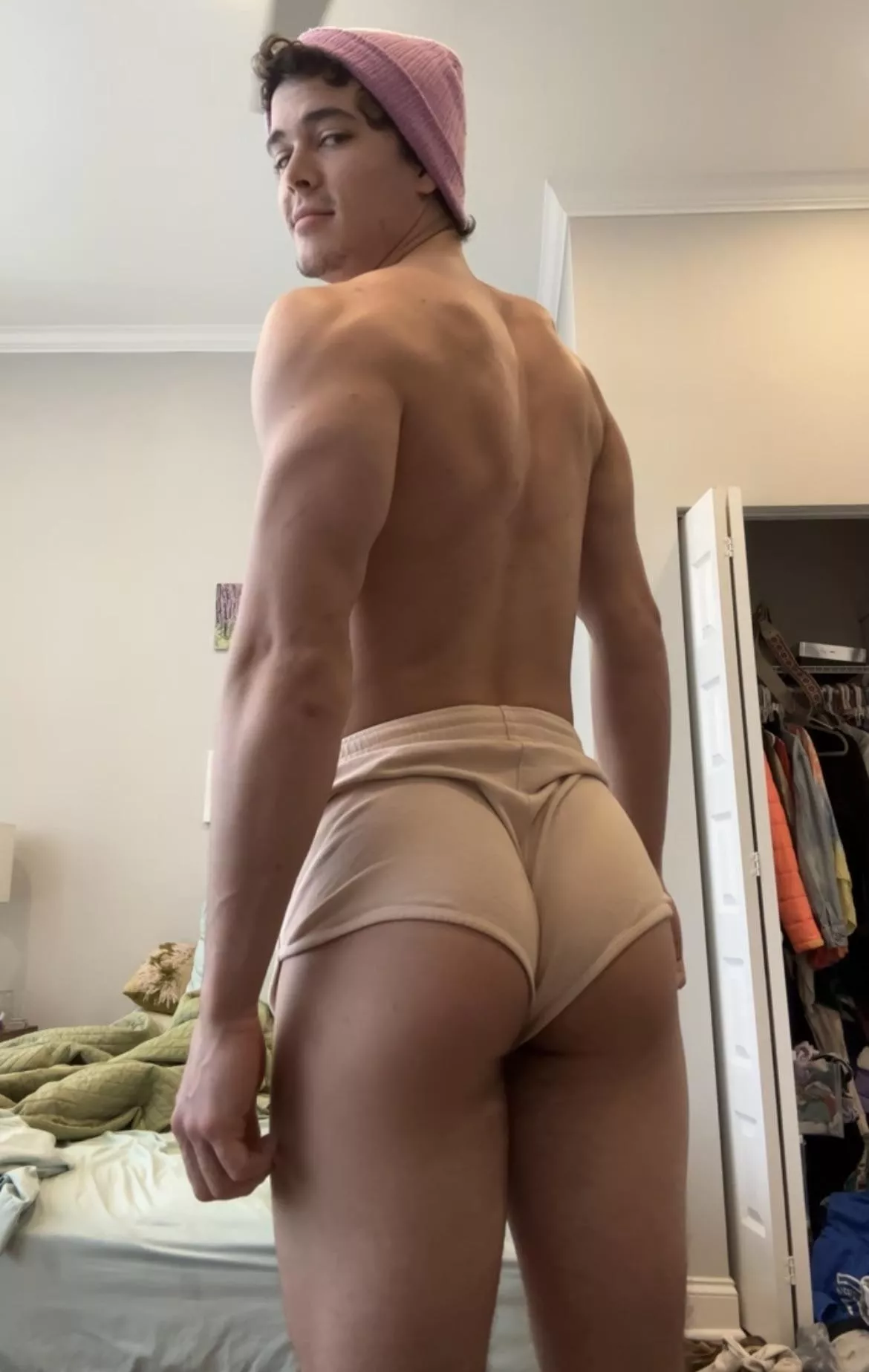 Is my butt cute enough for this sub