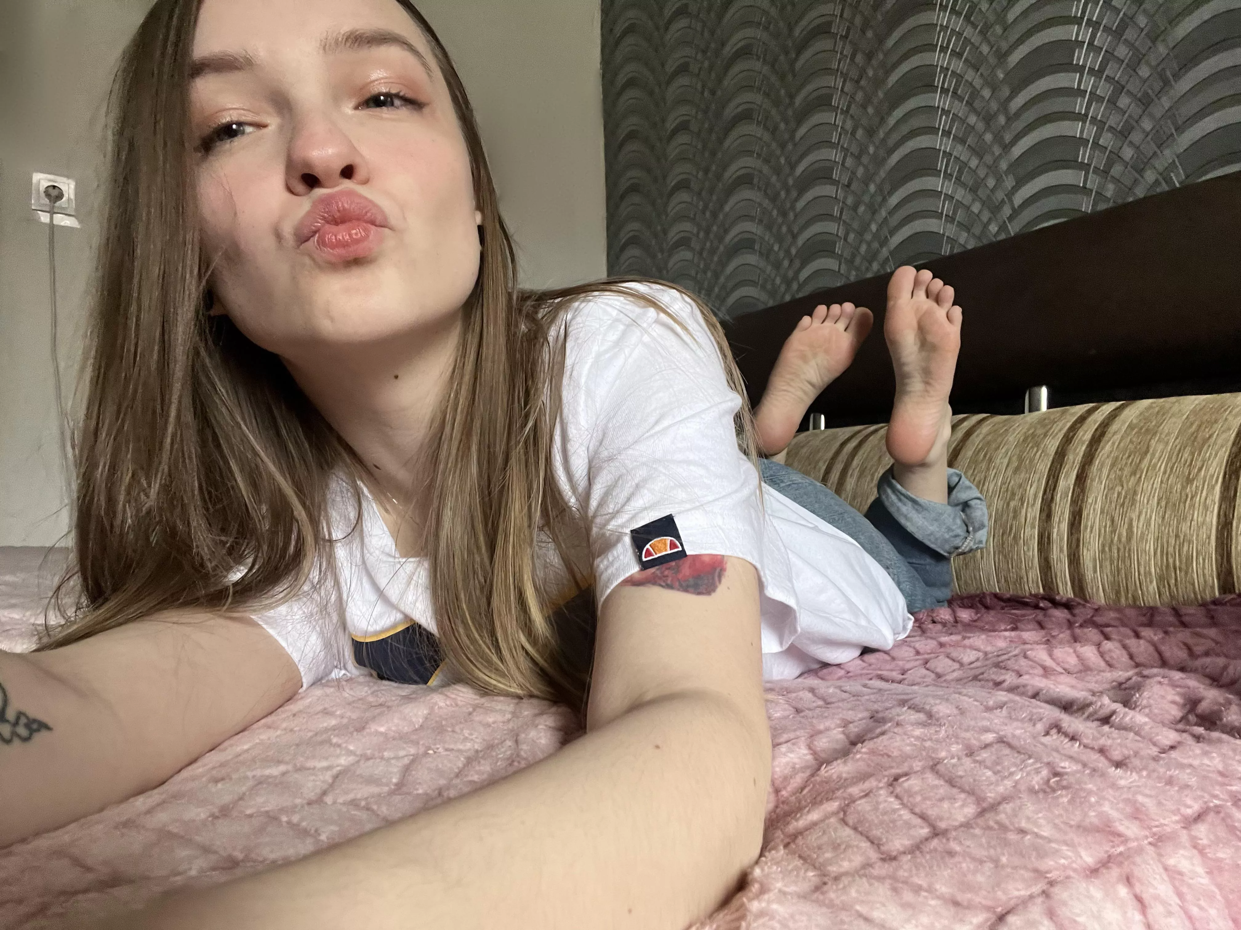 Kisses in your favourite pose❤️‍🔥