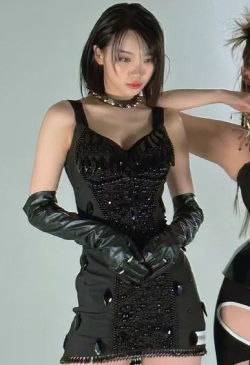 LE SSERAFIM - Chaewon