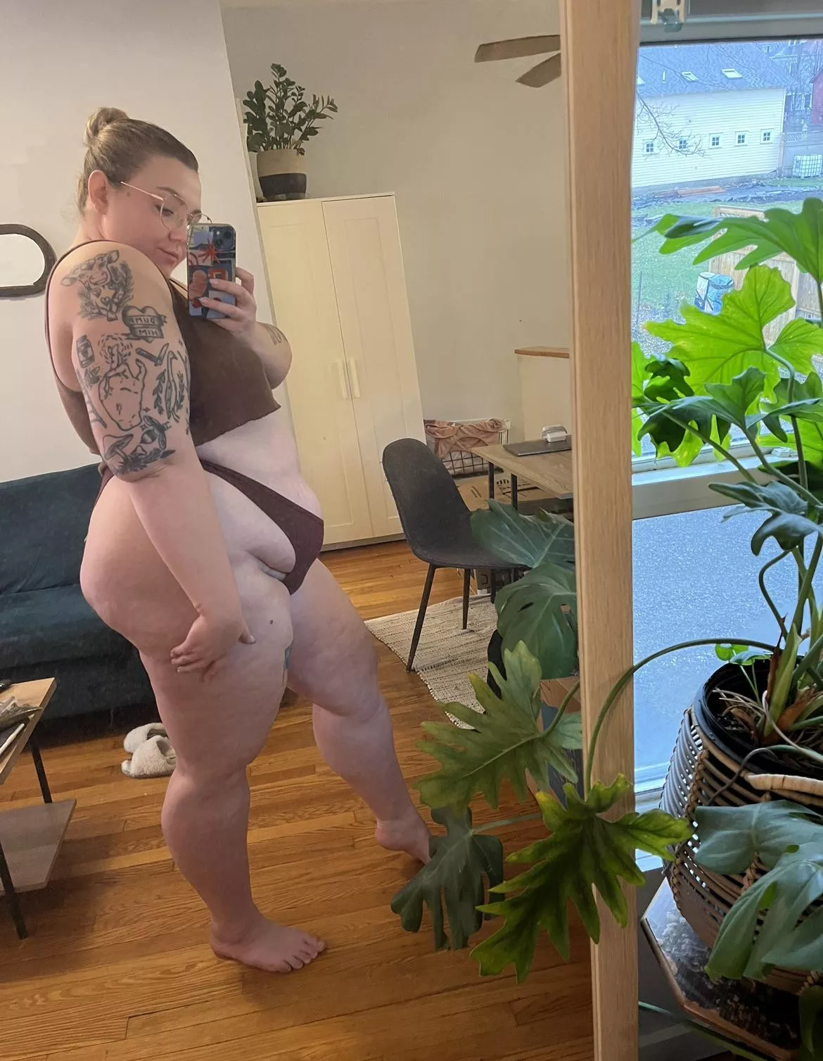 Look how big my ARMS are getting 🥵🥵🥵