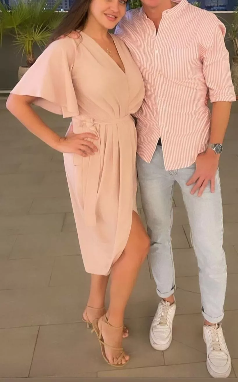 Looking for a dom matured male or couple for my hotwife. Dm/pm for details