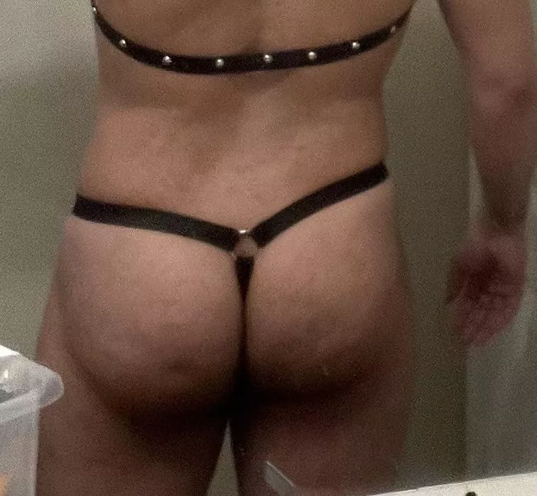 Love when my harness comes with a thong 😈
