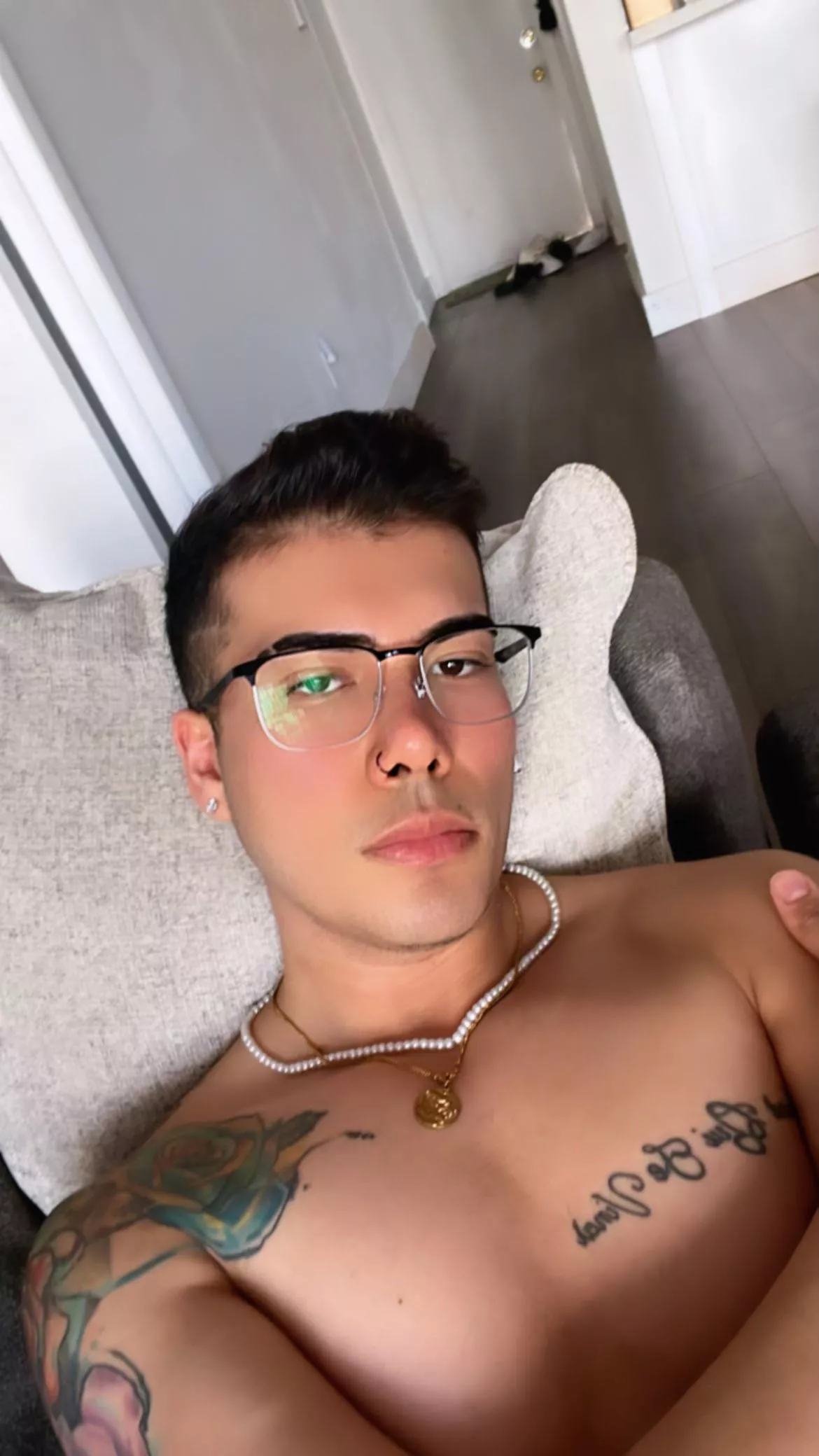 New glasses x: insecure af New glasses x: insecure af