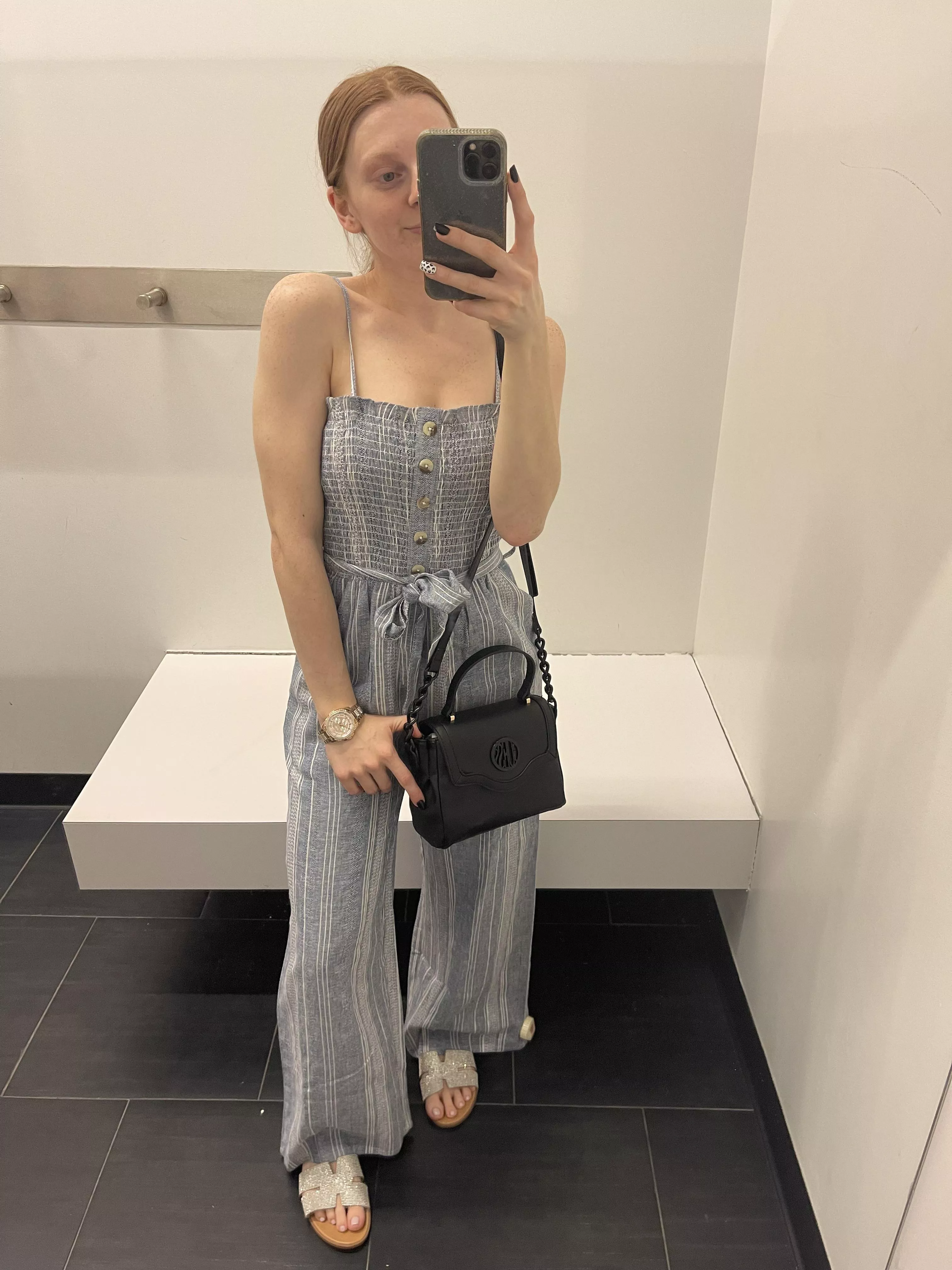 No bra in this dress is my fav, they are so perky 💙