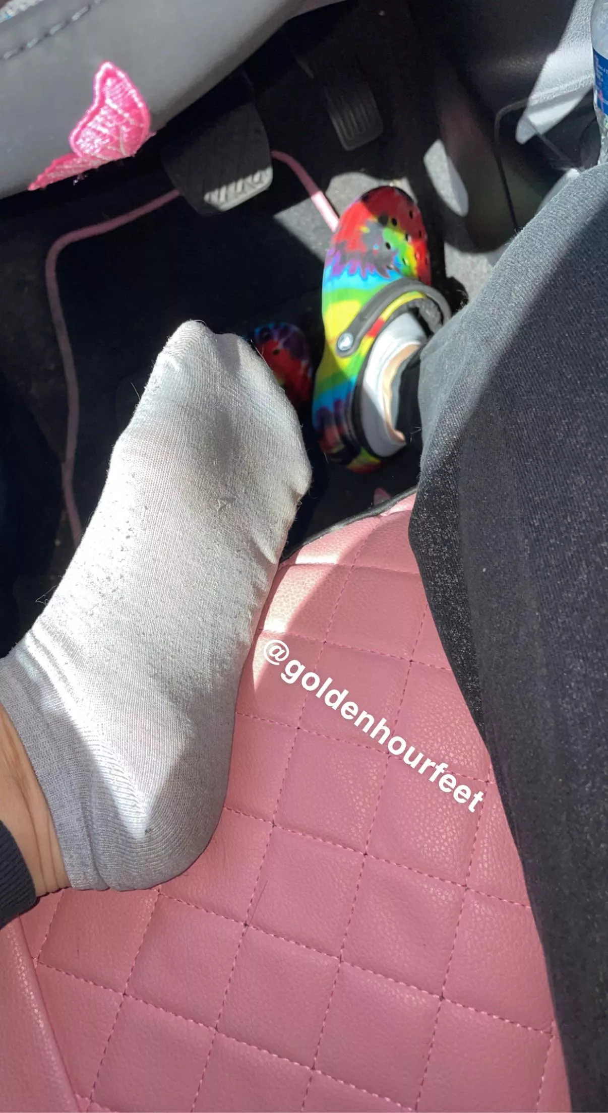 One sniff & you’re obsessed💘 [selling]