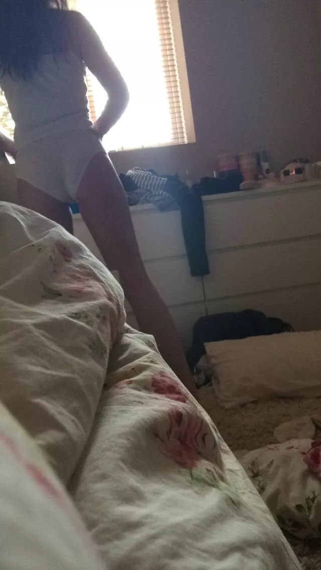 Open minded couple here ready to share our little evening session... Open minded couple here ready to share our little evening session...