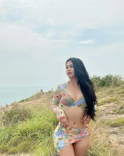 Slim but thick😈 Cum join me😊