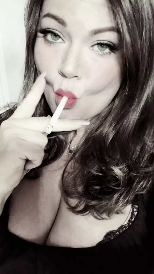 Smokin Green Eyed Beauty