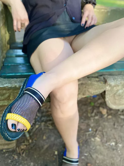 Strolling without panties in the heat and Brazilian sun.