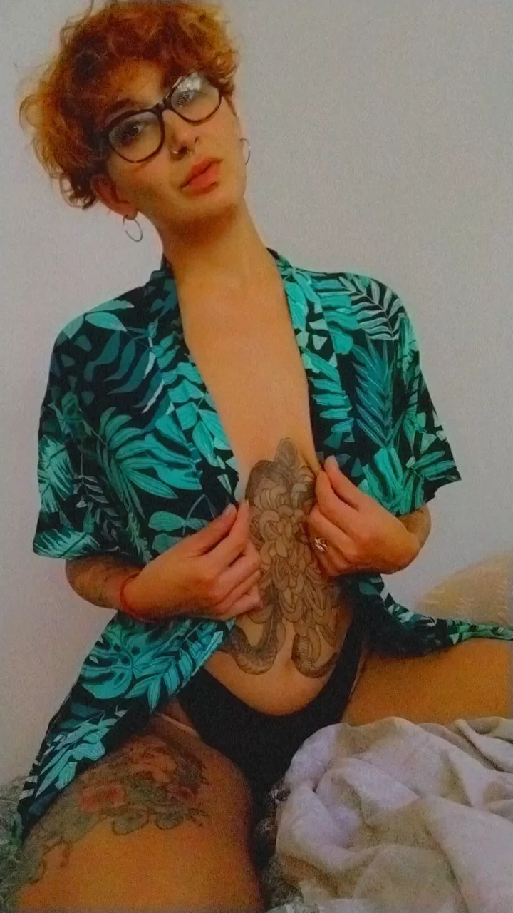 Taking it easy on this monday. Have a great day babe!