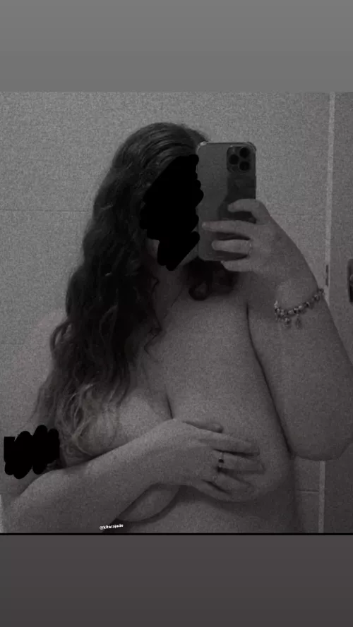 Your hand should be where mine is..