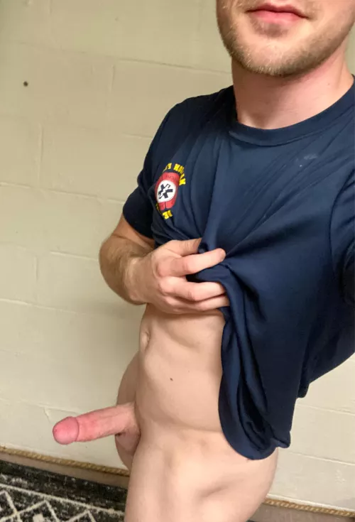 [30] Anyone into dilf firemen?