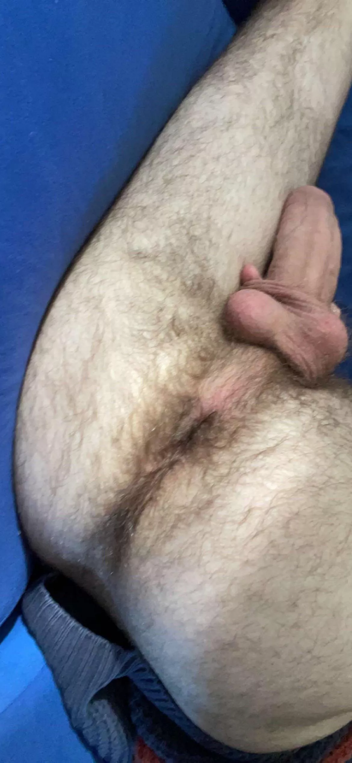 Any older guys to dm? ;) 19