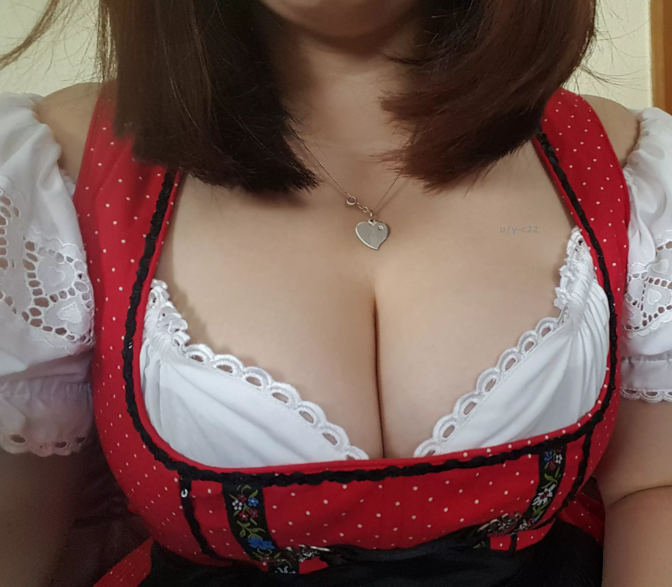 Do you like my Dirndl cleavage? 😊