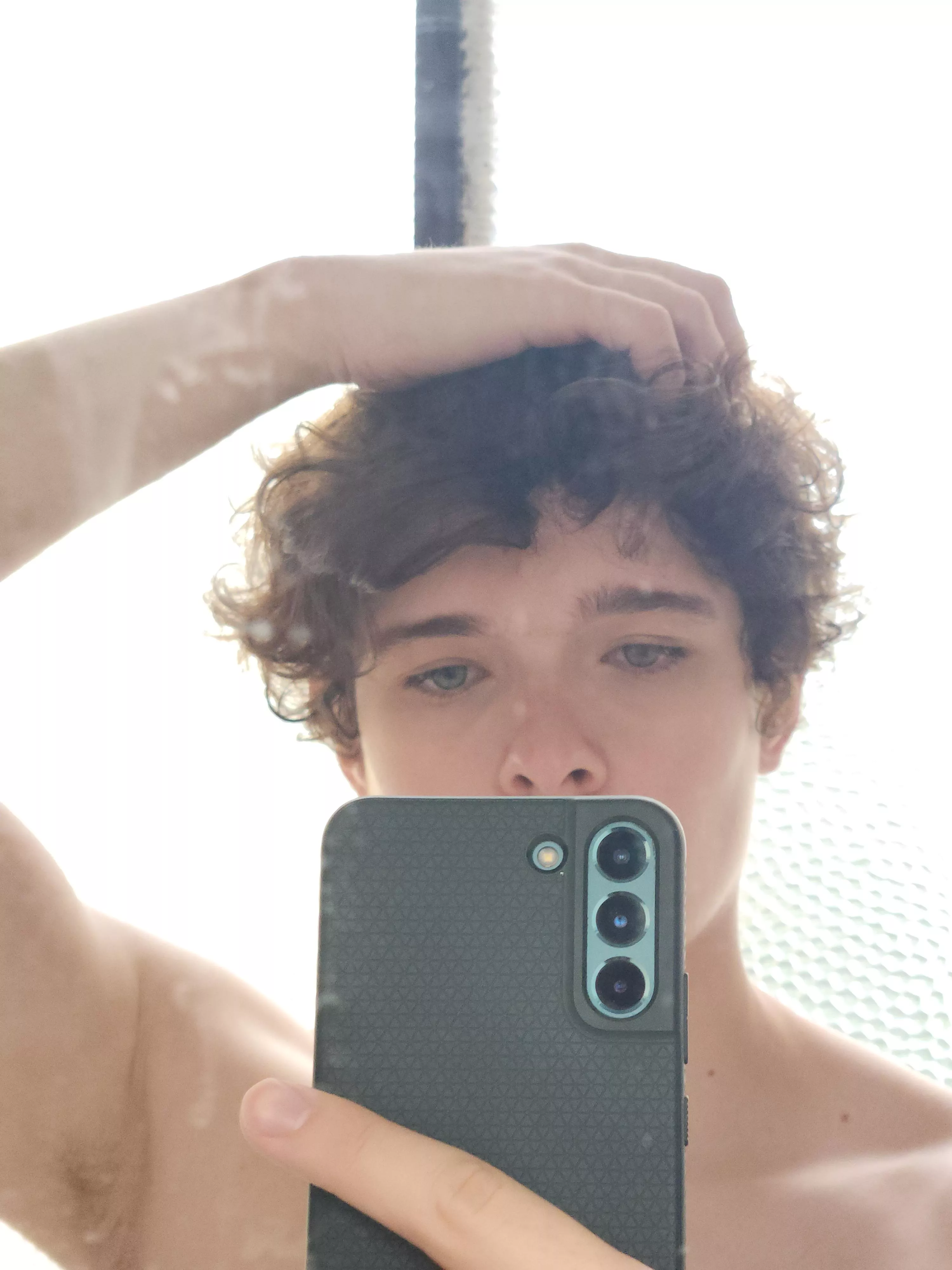 I wish I had a friend nearby, I've been stuck inside my house for years I wish I had a friend nearby, I've been stuck inside my house for years