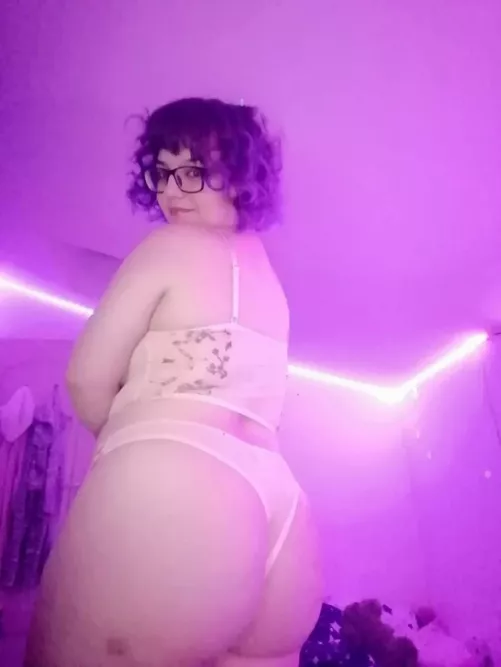 I’m a bit chubby but I’m still juicy