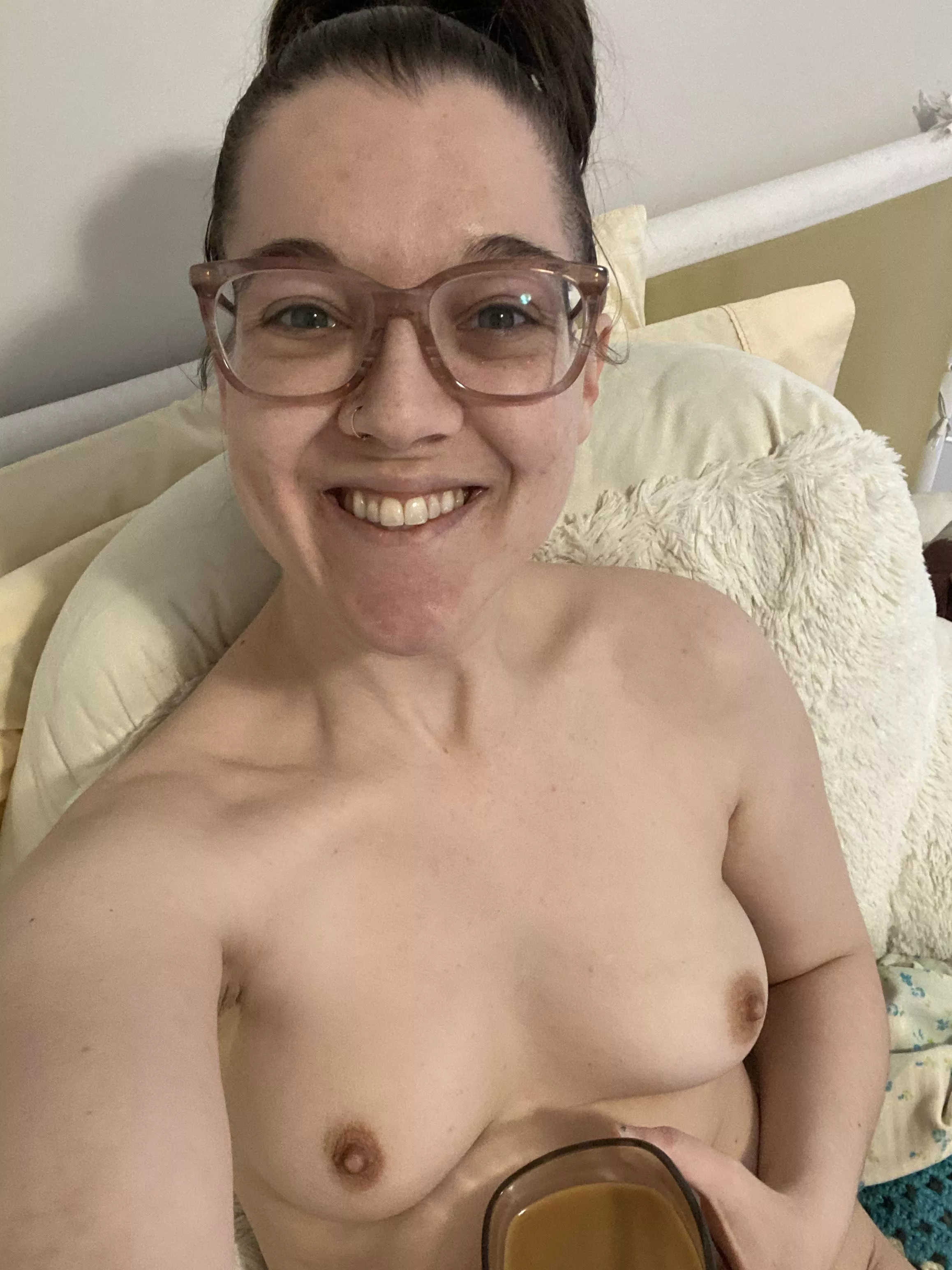 Just dropping by to say hi…Hi! 😄