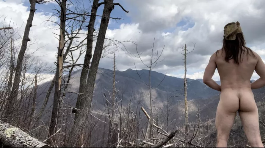 [M] Enjoying the Smoky Mountains in the Buff