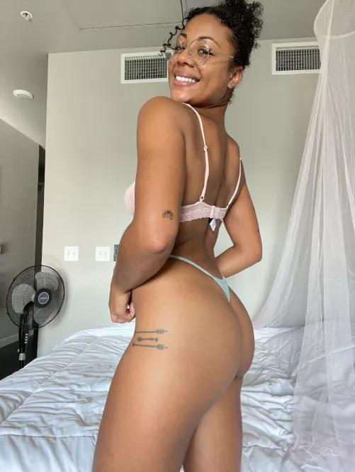 React if you would let me use Your Cock as My seat!