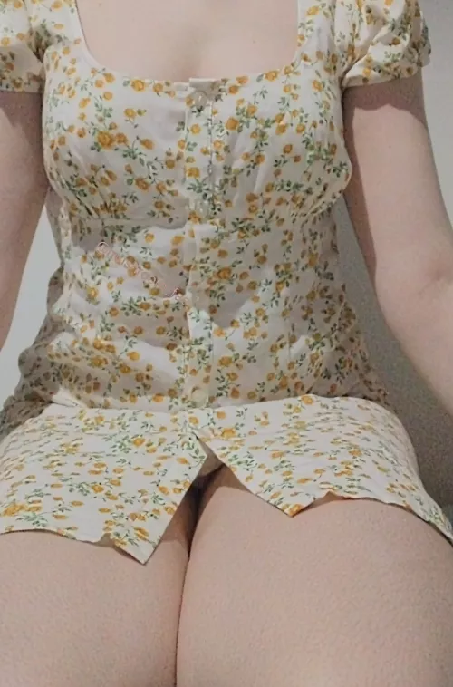 Summer dresses mean easy access 🌼