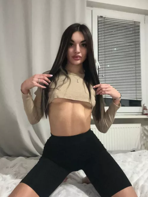 Tiny underboob passing by