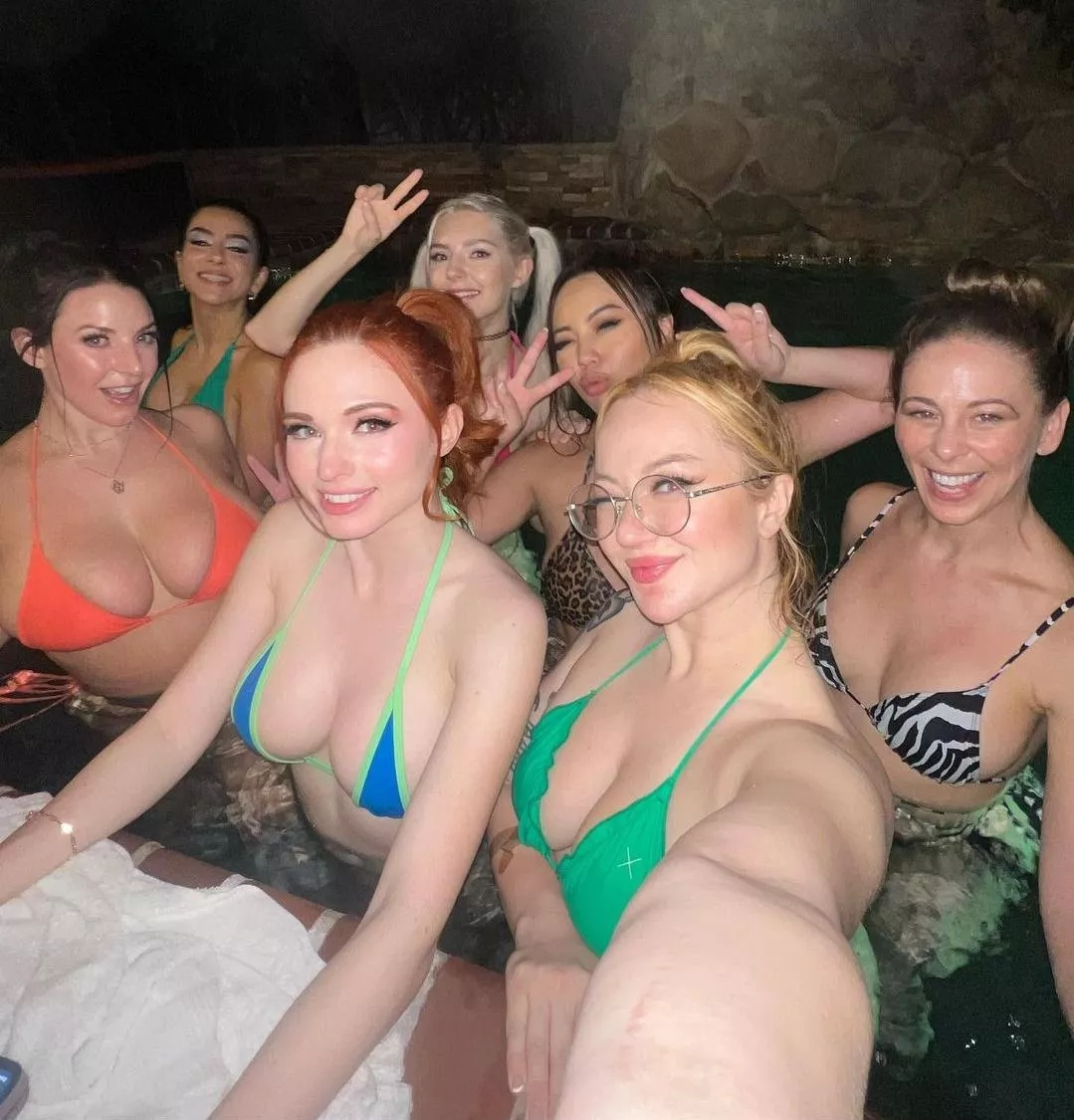 Who is the redhead on the front and the blonde in the Back with pony tails?