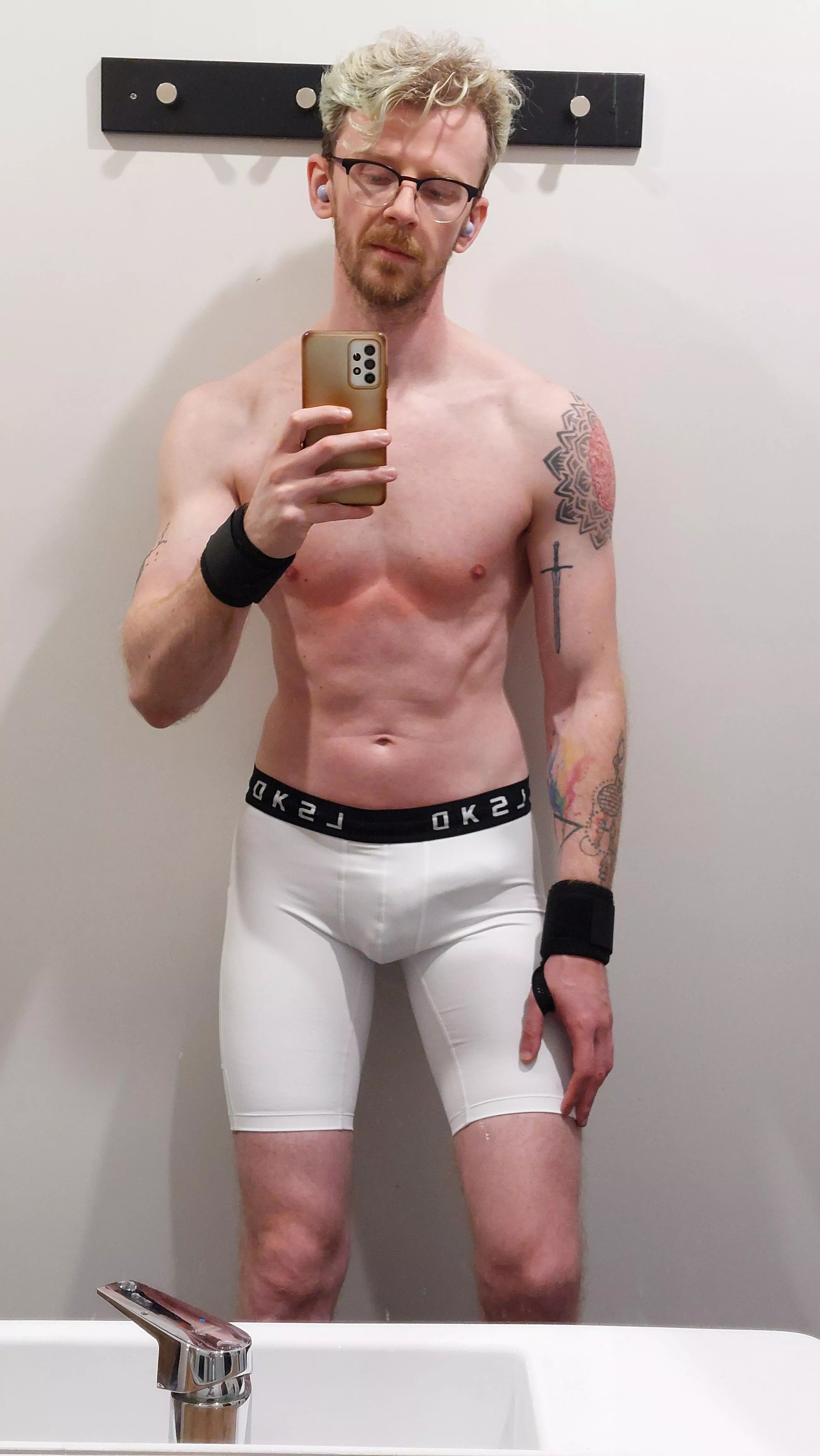 Why I need loose shorts over my base layer at the gym