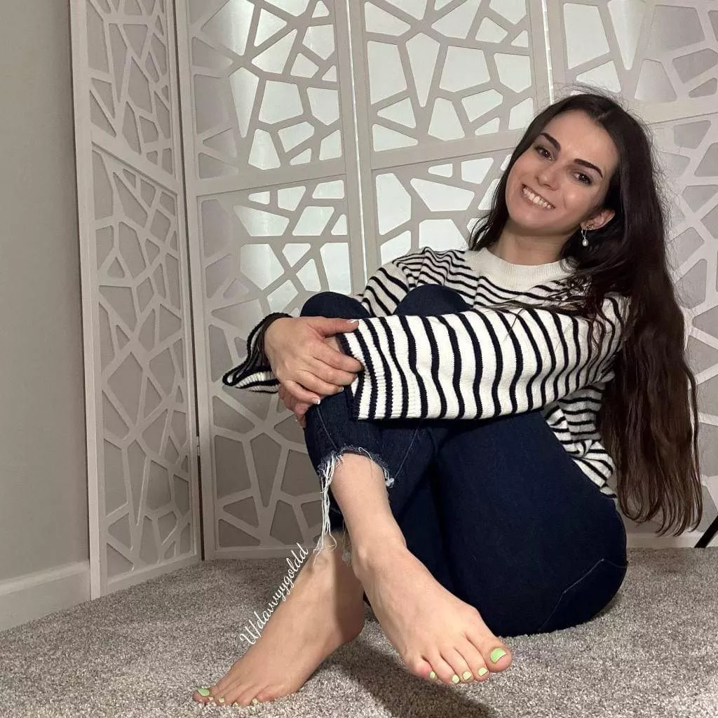 Do my feet look suckable