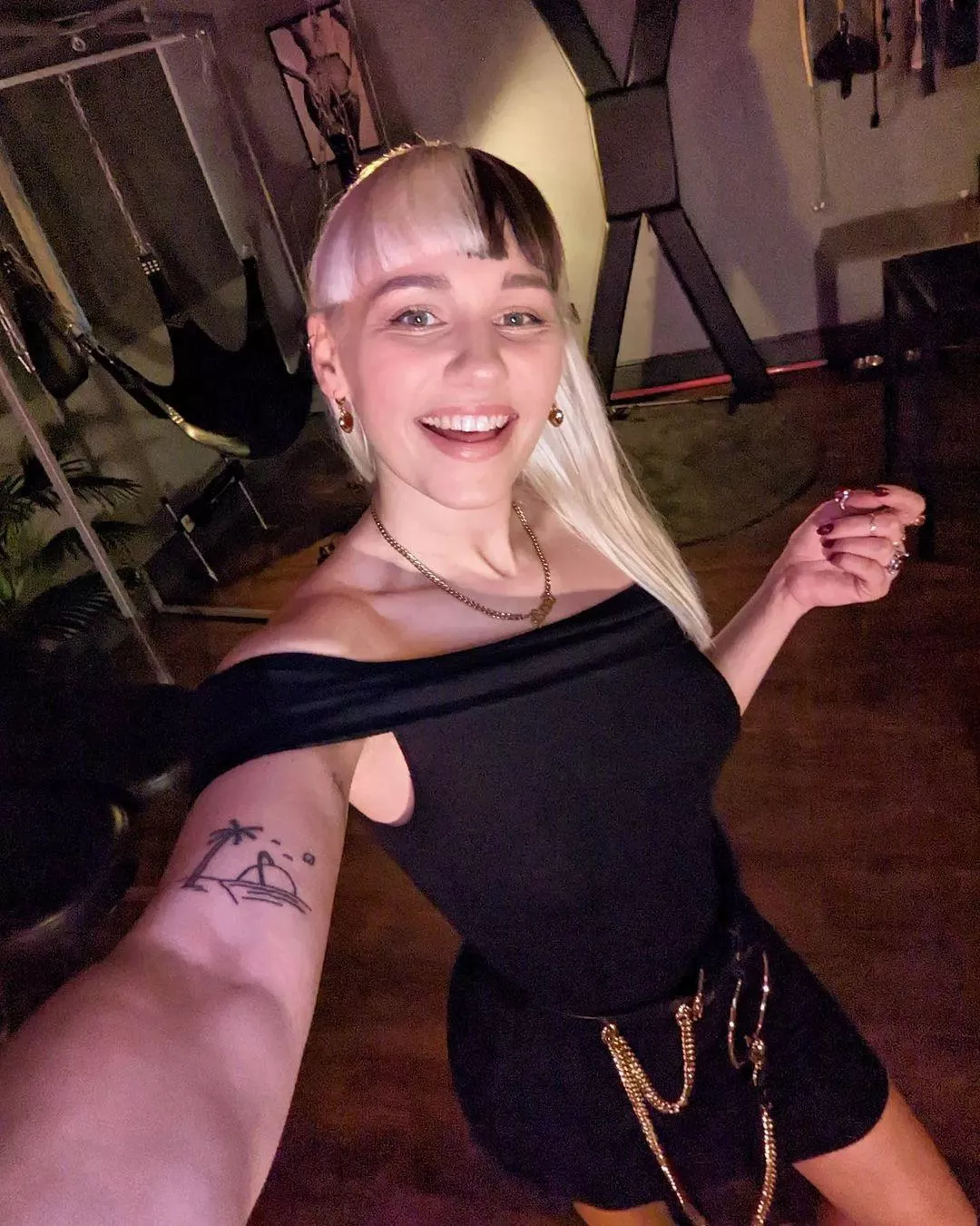 [Domme] React for an instant humiliating task