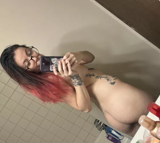 Want a turn with my 26yo gf? I like to share.