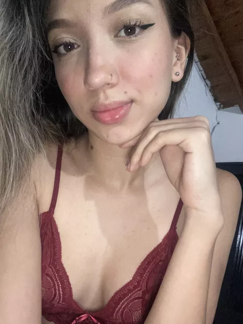 18 year old Argentinian. Want to have fun all night