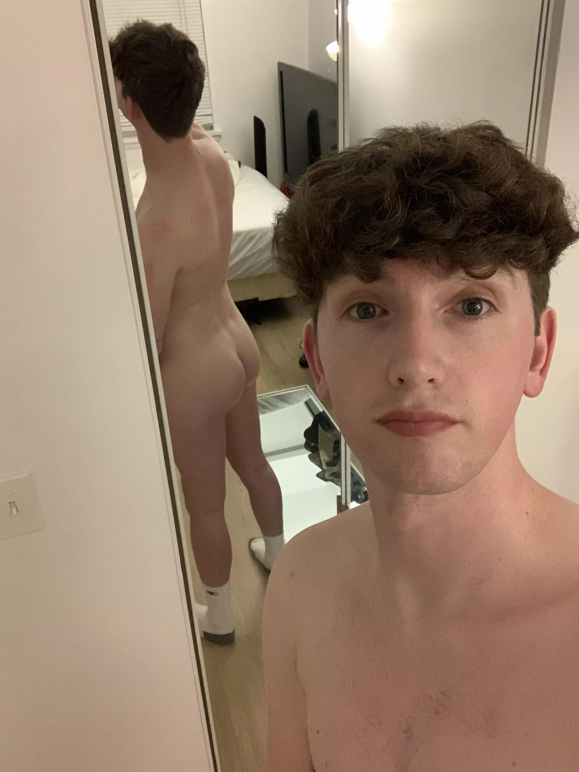 (19) just got home from football and couldn’t wait to strip down 😜