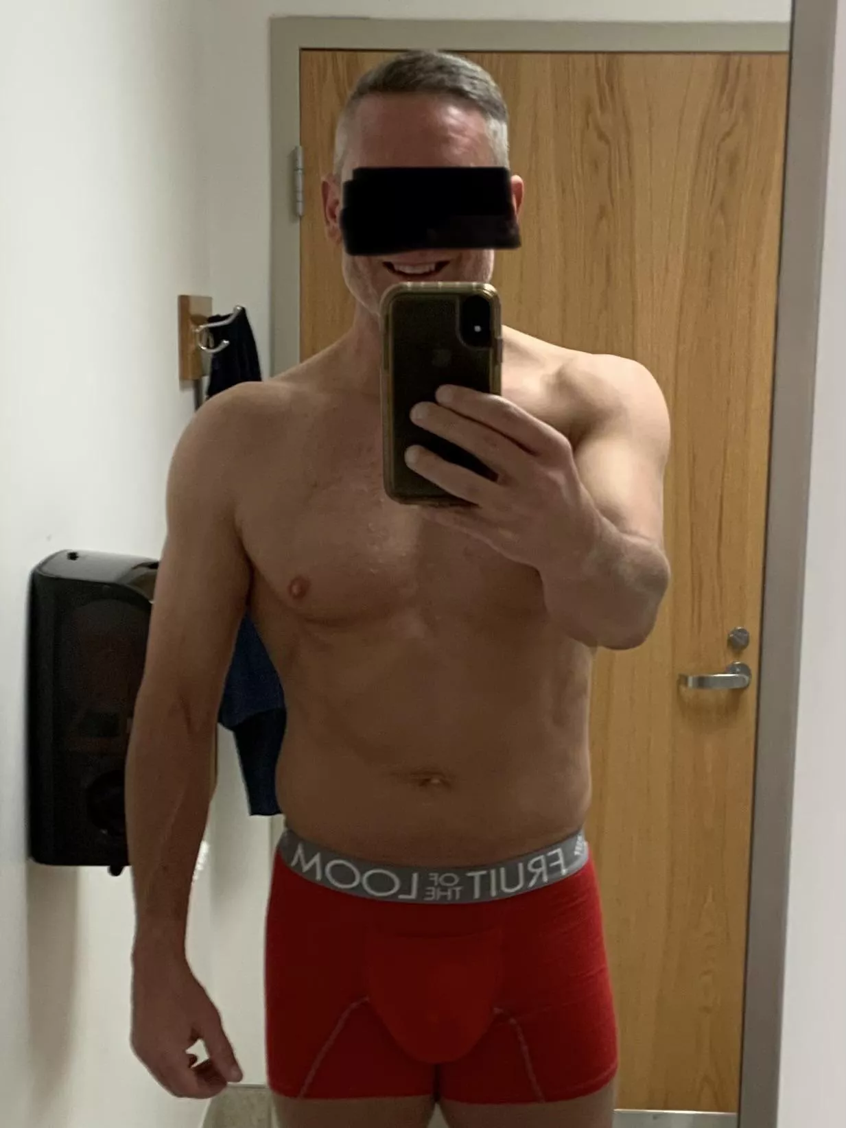 (48) Taking a break at work