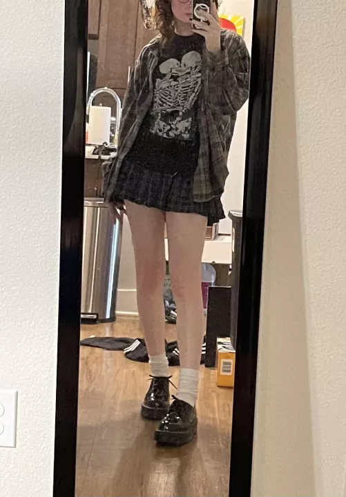 a bit of an older pic, but i hope yall like it! 🥺