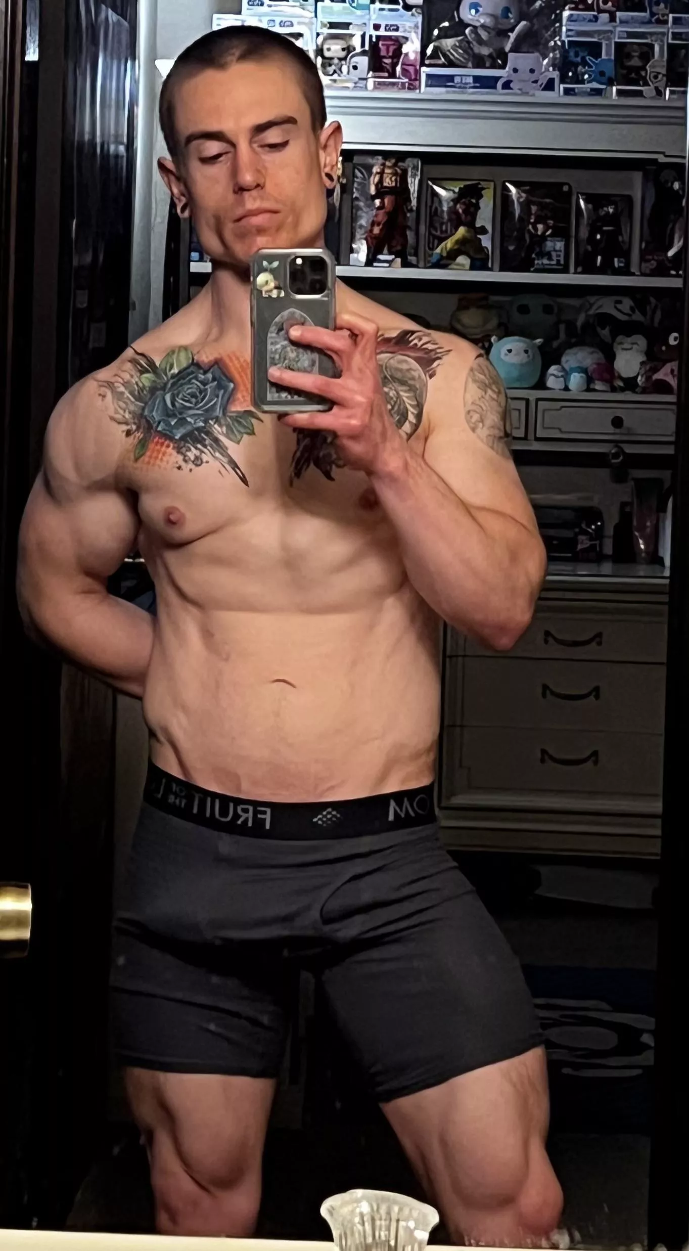 Always do your squats if you want quads like this