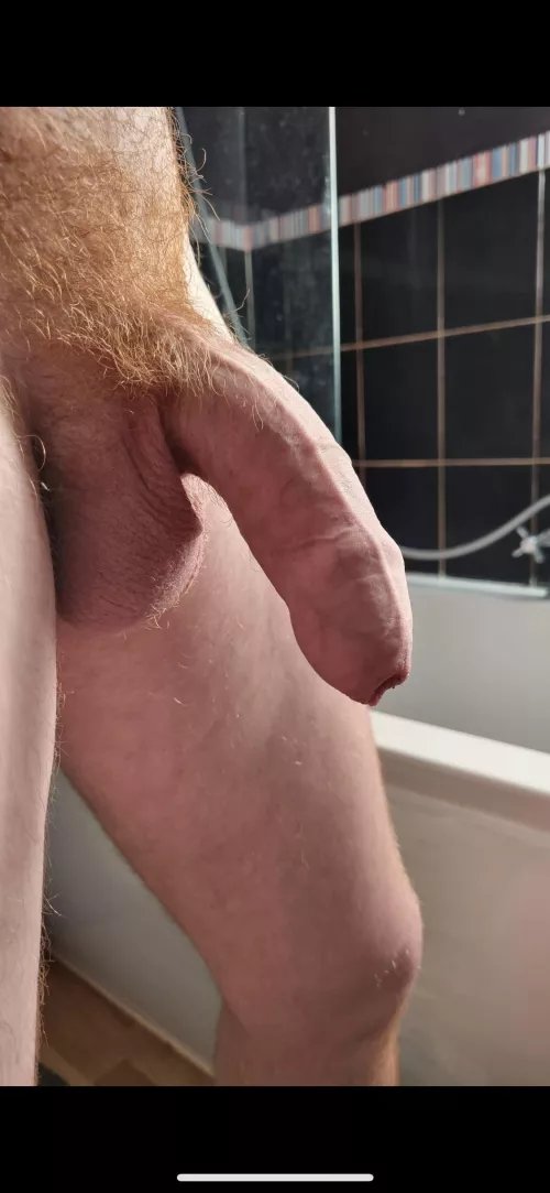 Anyone wanna compare and jerk?? Add my snap: bigdogharolf22 (smaller cocks preferred, but I don’t mind)